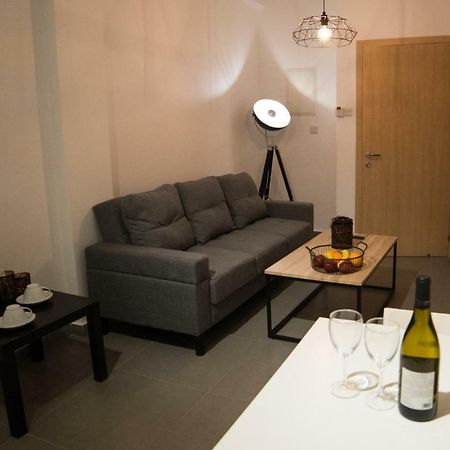 Mcplaces Holiday Apartments Paphos Extérieur photo