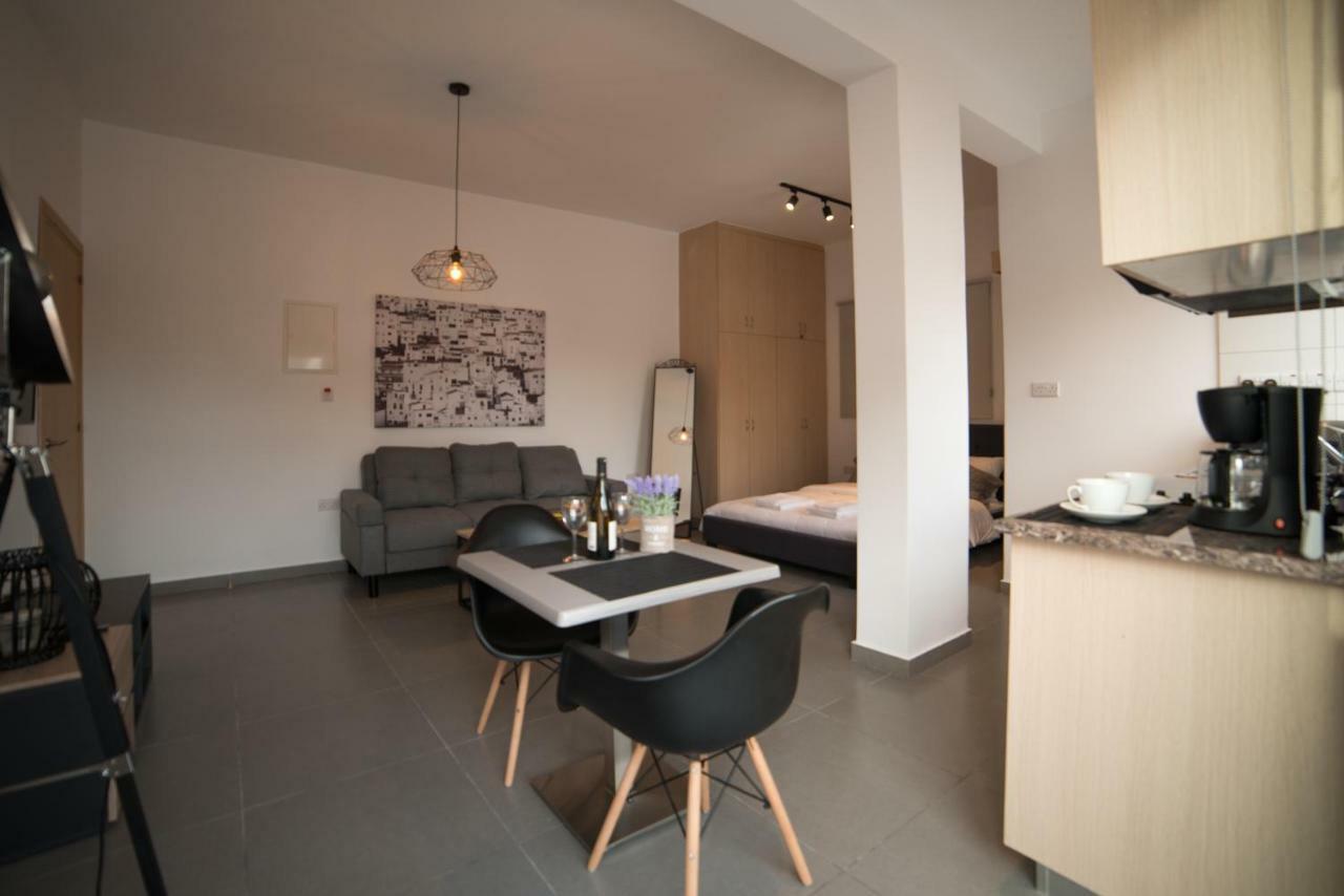 Mcplaces Holiday Apartments Paphos Extérieur photo
