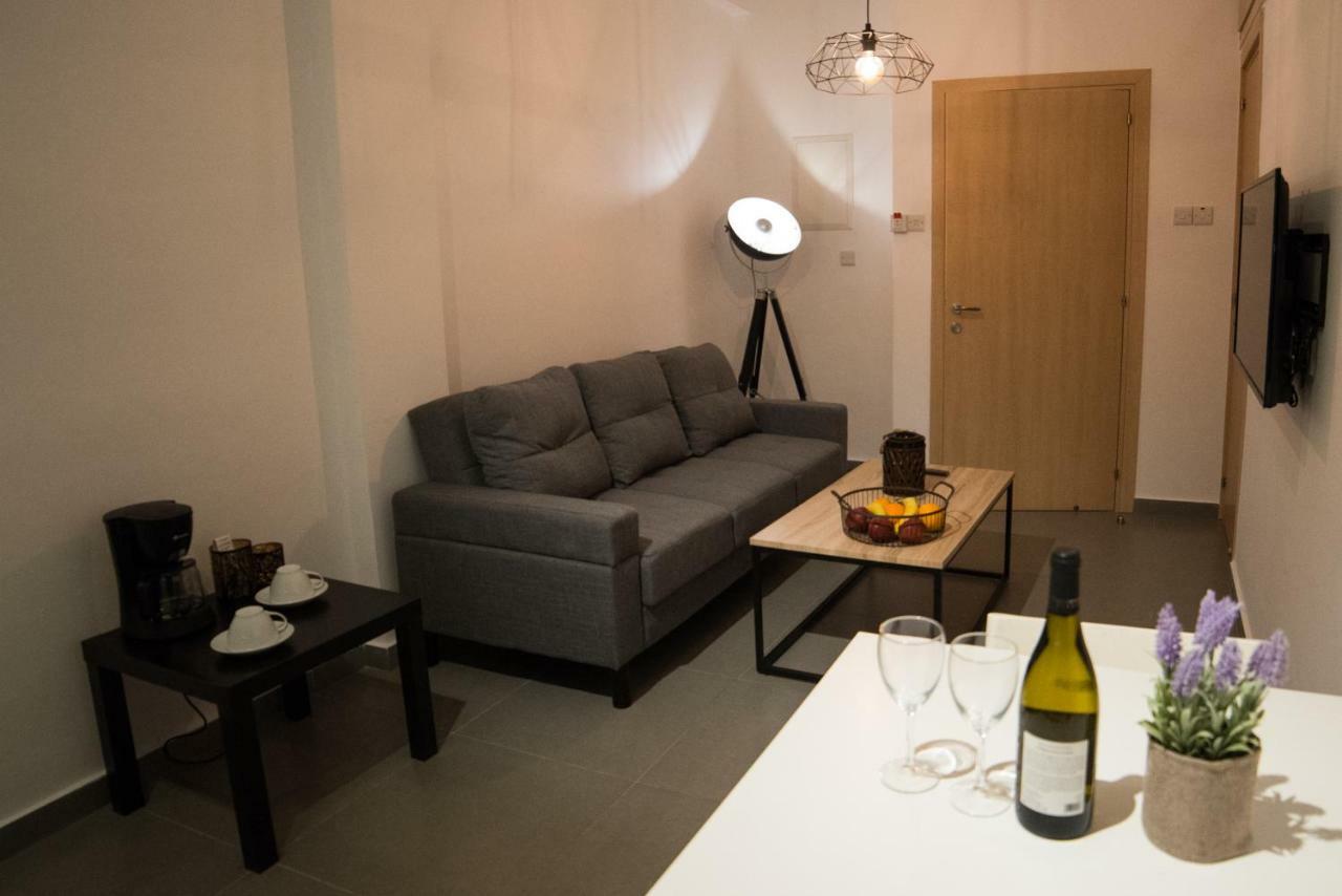 Mcplaces Holiday Apartments Paphos Extérieur photo