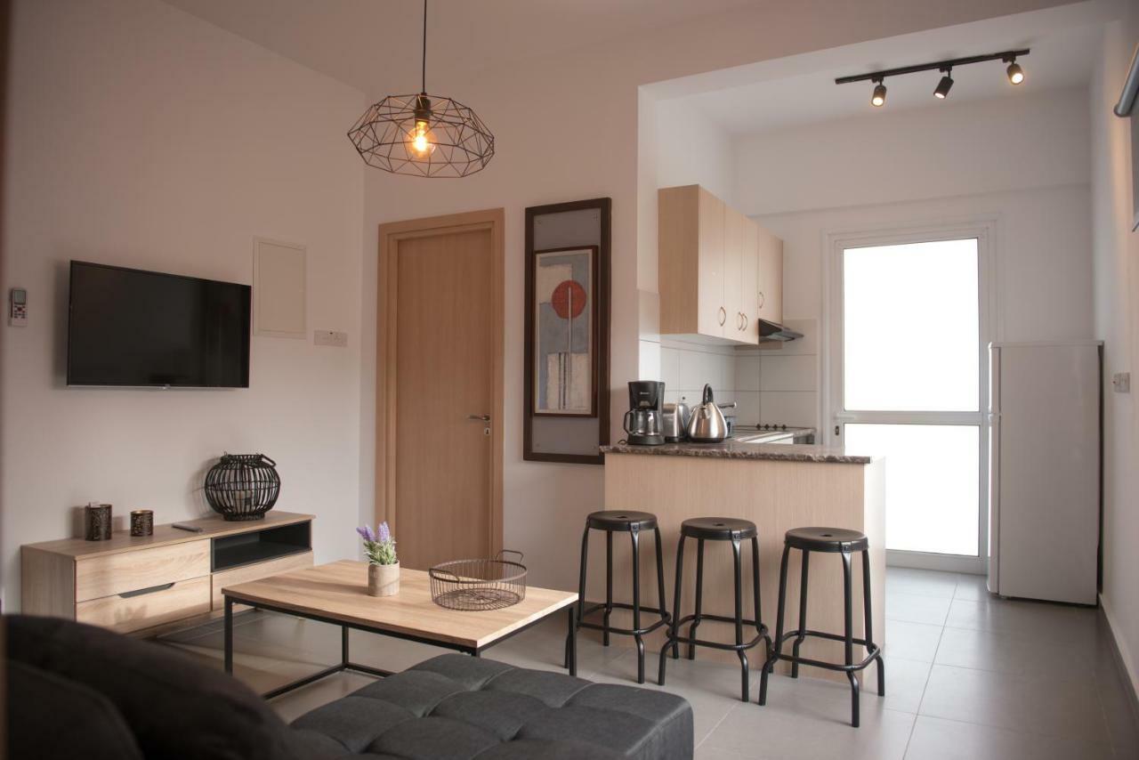 Mcplaces Holiday Apartments Paphos Extérieur photo